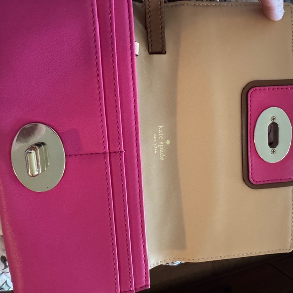 EUC Kate Spade Pink Leather Wristlet - Picture 3 of 6